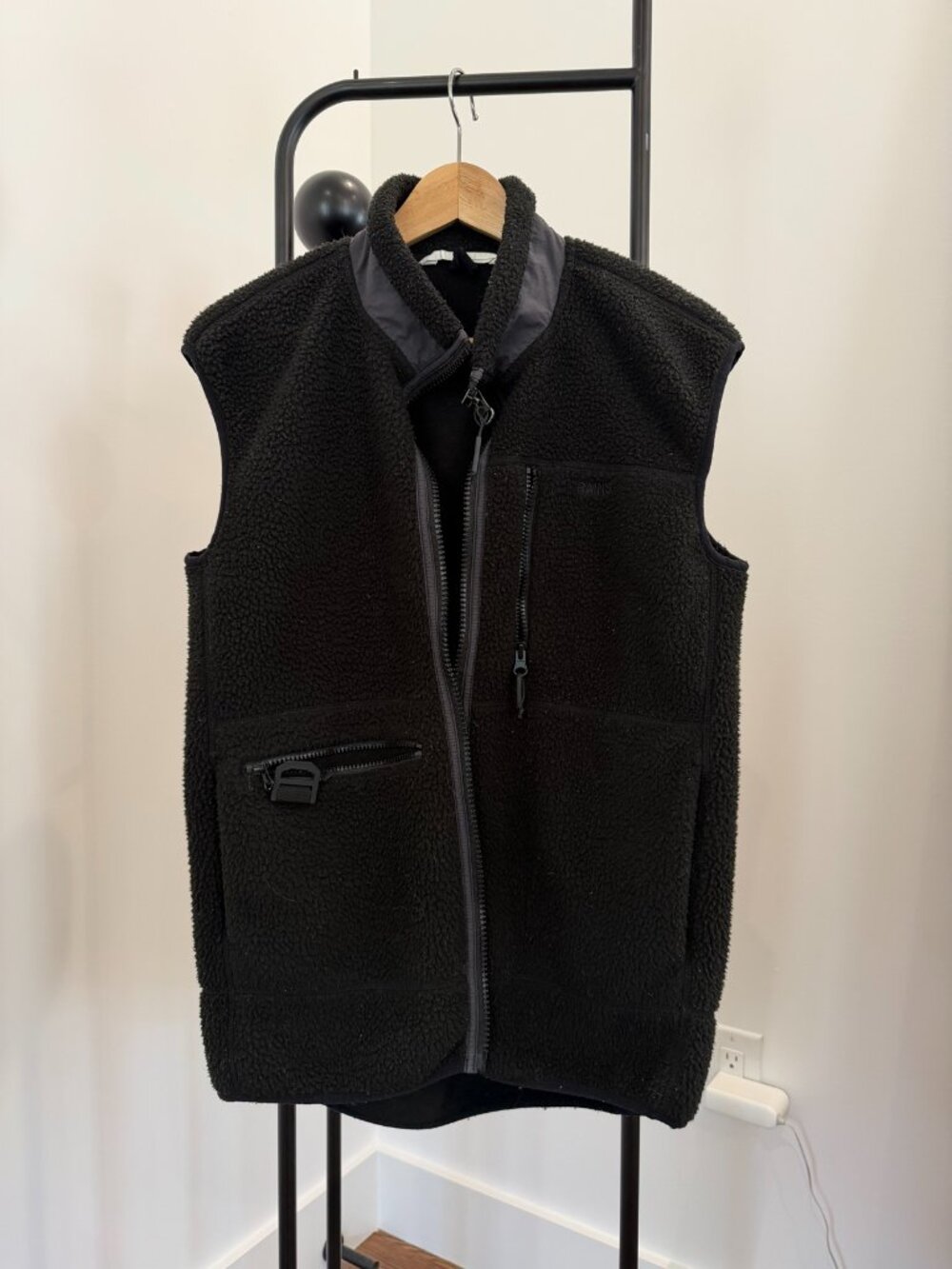 RAINS Black Fleece Vest – Full-Zip Sleeveless Jacket, Women's XS (Fits US 2)
